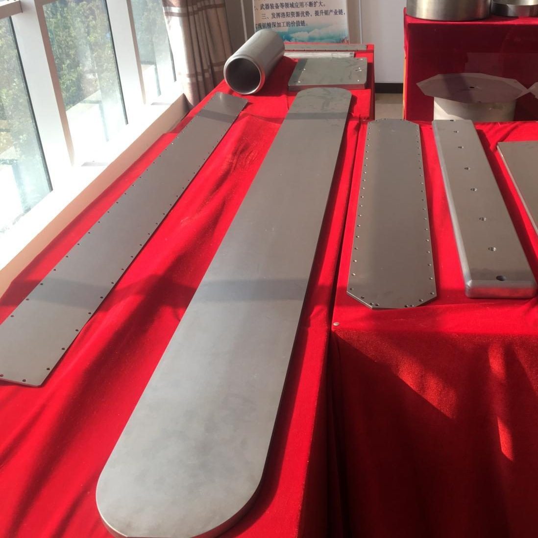 Molybdenum sputtering targetS